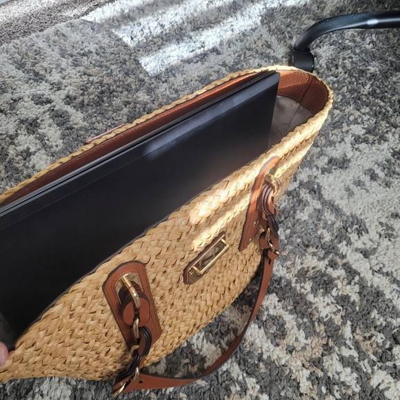 Michael Kors tote - Picture 8 of 9